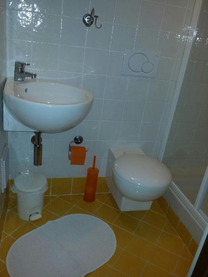 B&B Pietre Antiche Vezzi Portio Luaran gambar